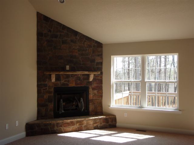 21 Rollingreen Road Greer, SC 29651 - Photo 4 of 16 Gallery Image 4