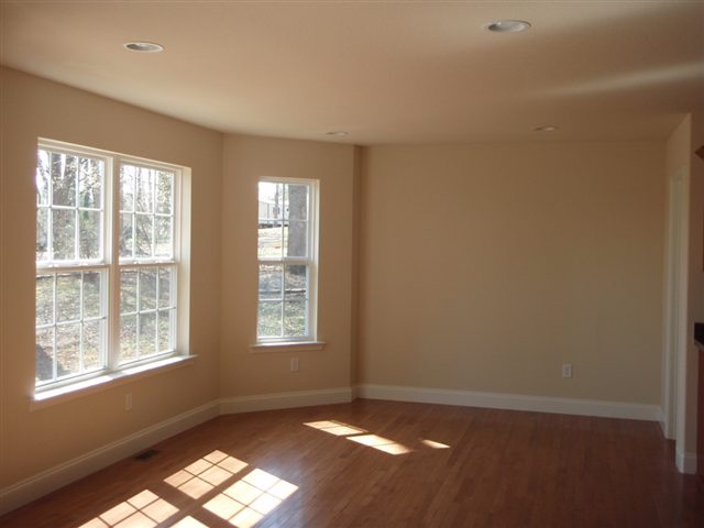21 Rollingreen Road Greer, SC 29651 - Photo 8 of 16 Gallery Image 8