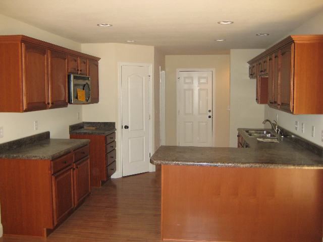 21 Rollingreen Road Greer, SC 29651 - Photo 10 of 16 Gallery Image 10
