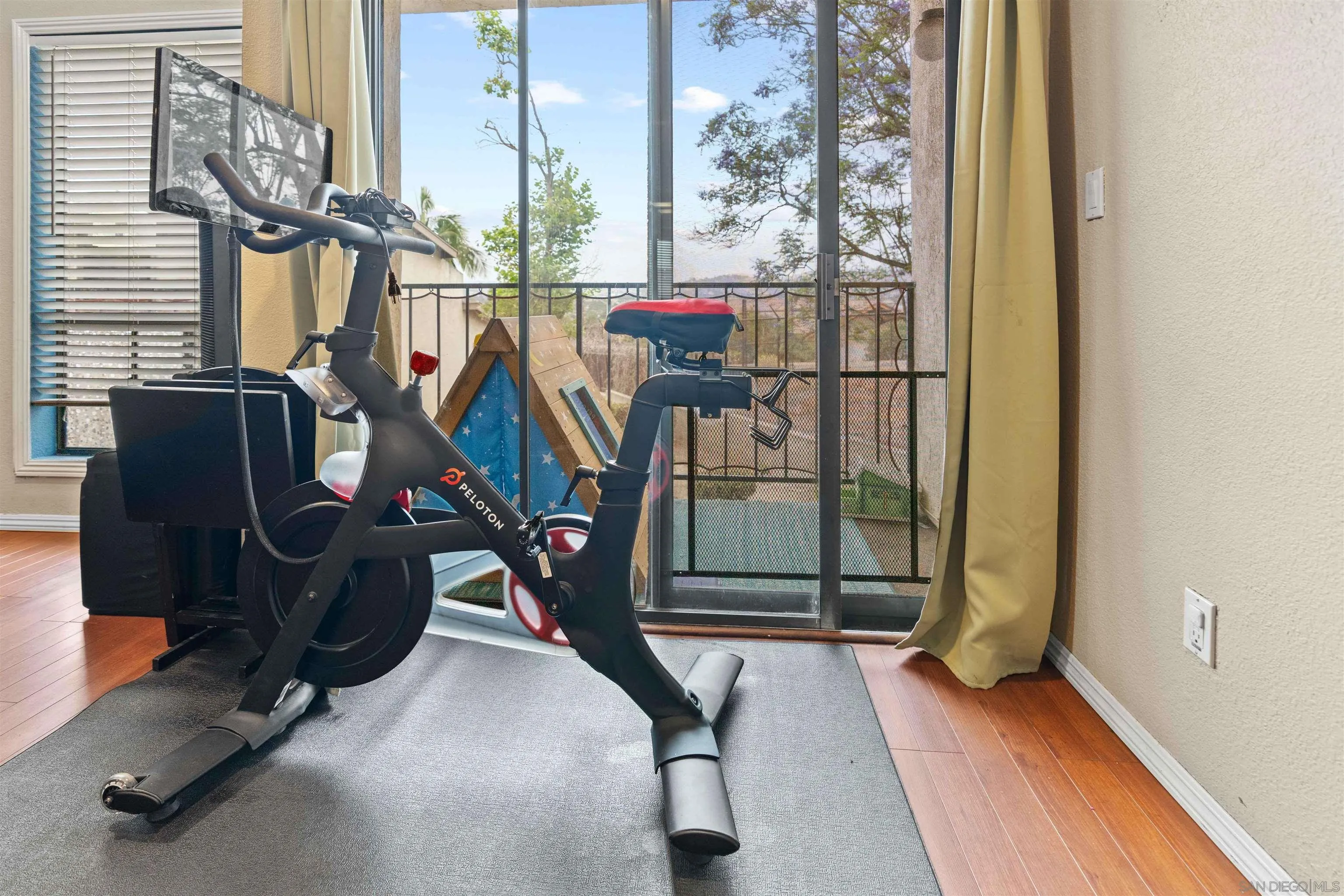 8535 Paradise Valley Road, Unit 7 Spring Valley, CA 91977 - Photo 5 of 15 Gallery Image 5