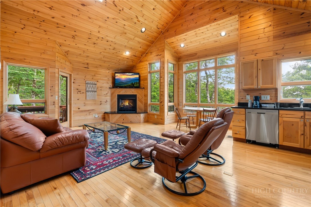 200 Summit Road Beech Mountain, NC 28604 - Photo 32 of 47