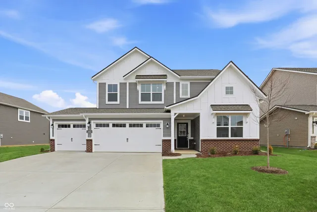 $368,735 | 2403 Fir Drive, Greenfield, IN 46140