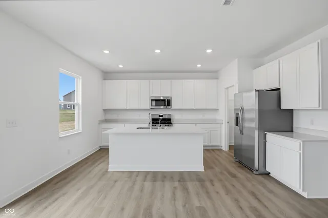 $368,735 | 2403 Fir Drive, Greenfield, IN 46140