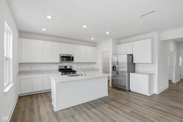 $368,735 | 2403 Fir Drive, Greenfield, IN 46140