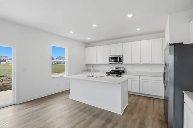 $368,735 | 2403 Fir Drive, Greenfield, IN 46140