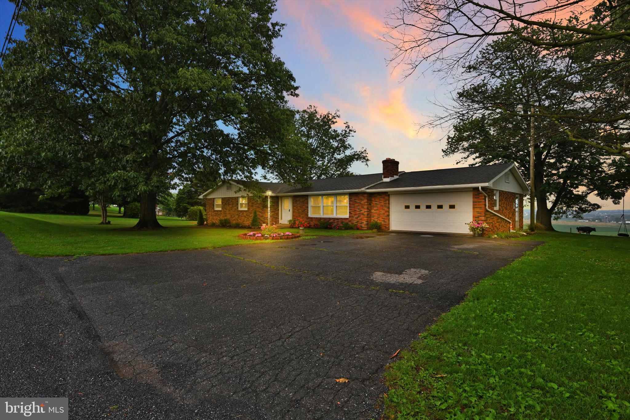 445 Gockley Road Stevens, PA 17578 - Photo 4 of 41