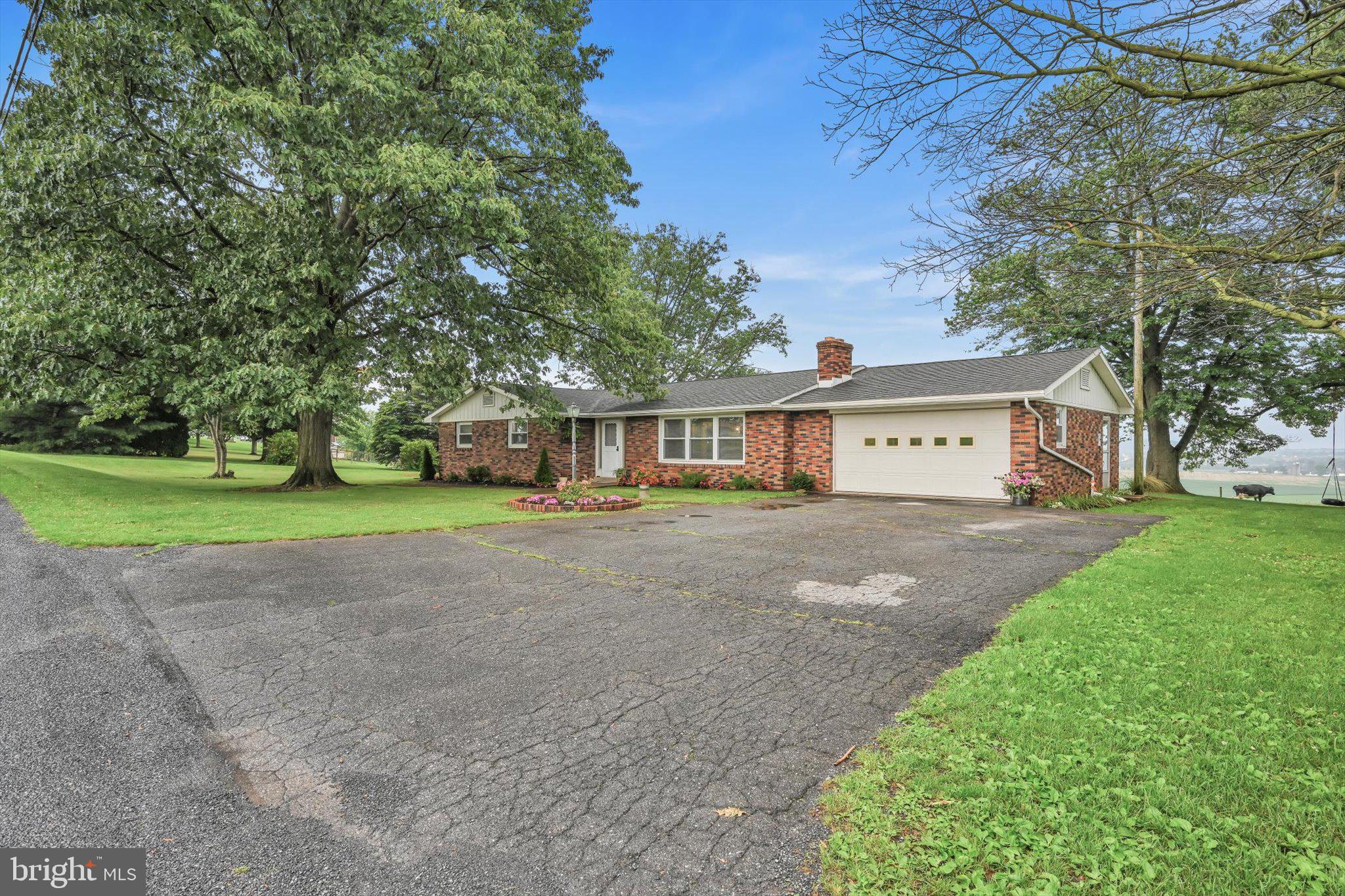 445 Gockley Road Stevens, PA 17578 - Photo 5 of 41
