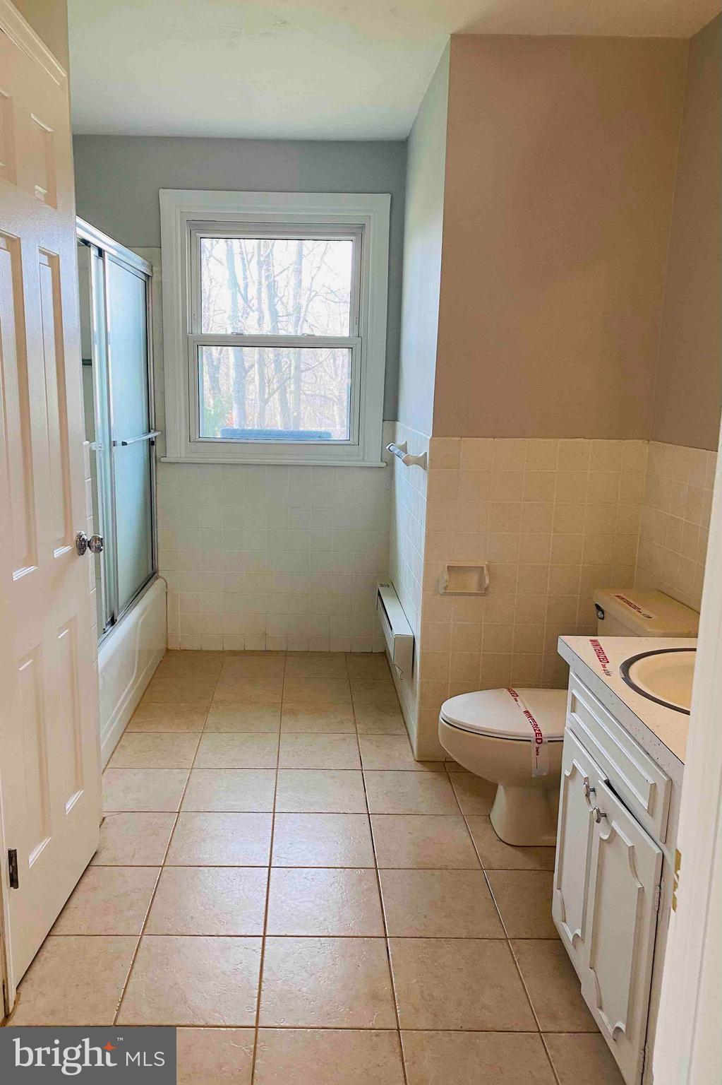 139 Lakeview Road Bernville, PA 19506 - Photo 11 of 27 Full Bathroom