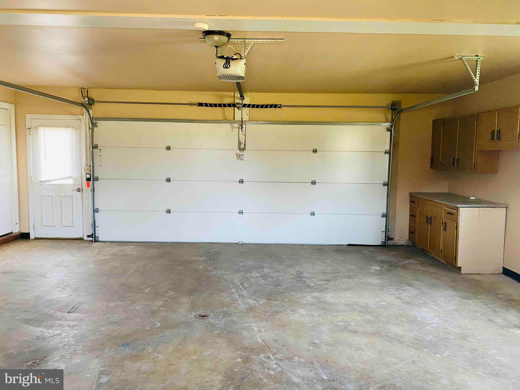 139 Lakeview Road Bernville, PA 19506 - Photo 23 of 27 Garage