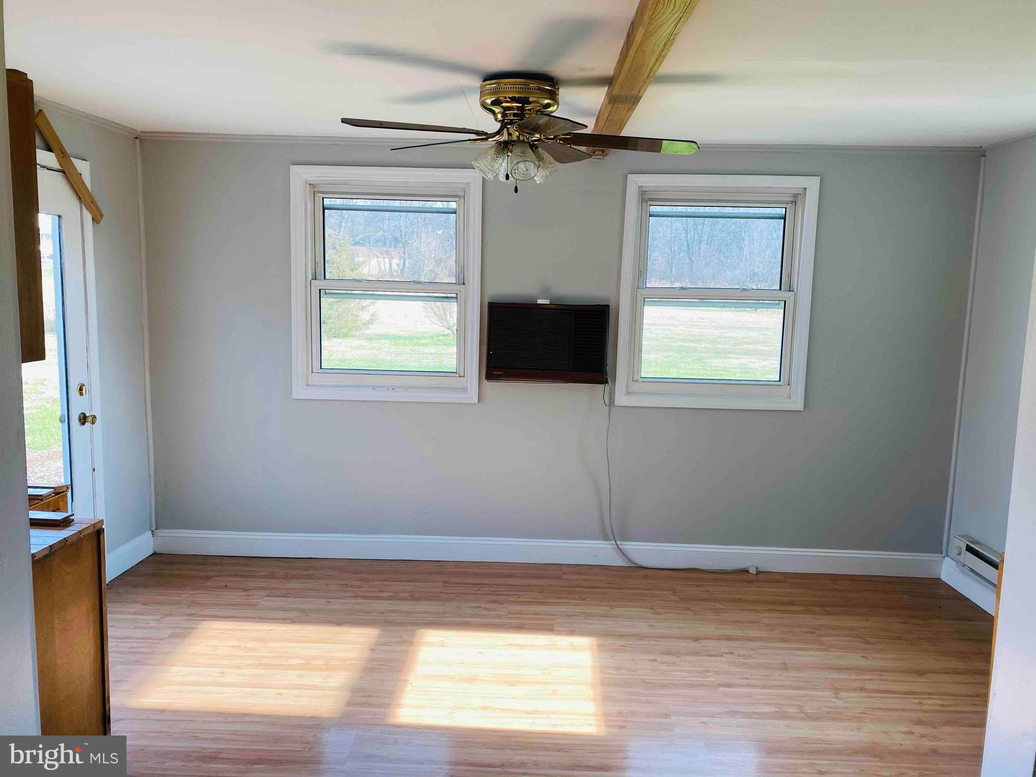 139 Lakeview Road Bernville, PA 19506 - Photo 8 of 27 Sunroom