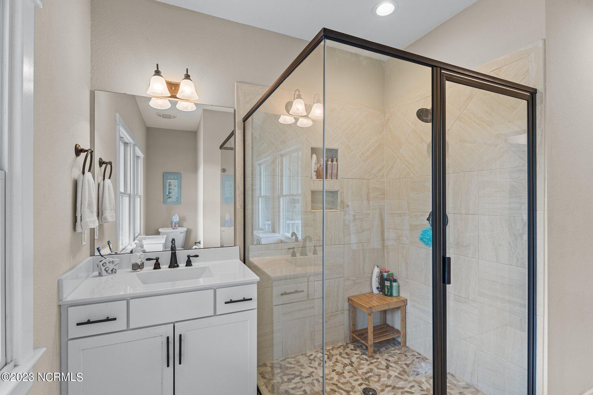 107 Scouts Bend Road Beaufort, NC 28516 - Photo 14 of 30 Principal Bath
