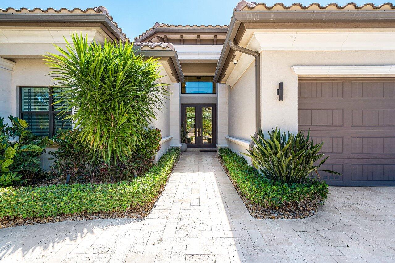 9718 Rennes Lane Delray Beach, FL 33446 - Photo 4 of 90 004-9718RennesLane-DelrayBeach-FL-33446-