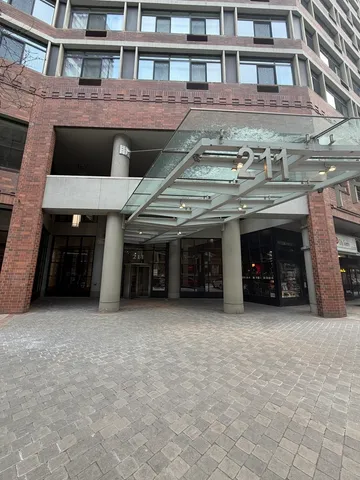 $2,400 | 211 East Ohio Street, Unit 2425, Chicago, IL 60611