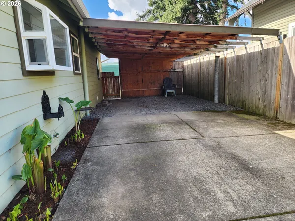 $405,000 | 208 South Swiegle Avenue, Molalla, OR 97038