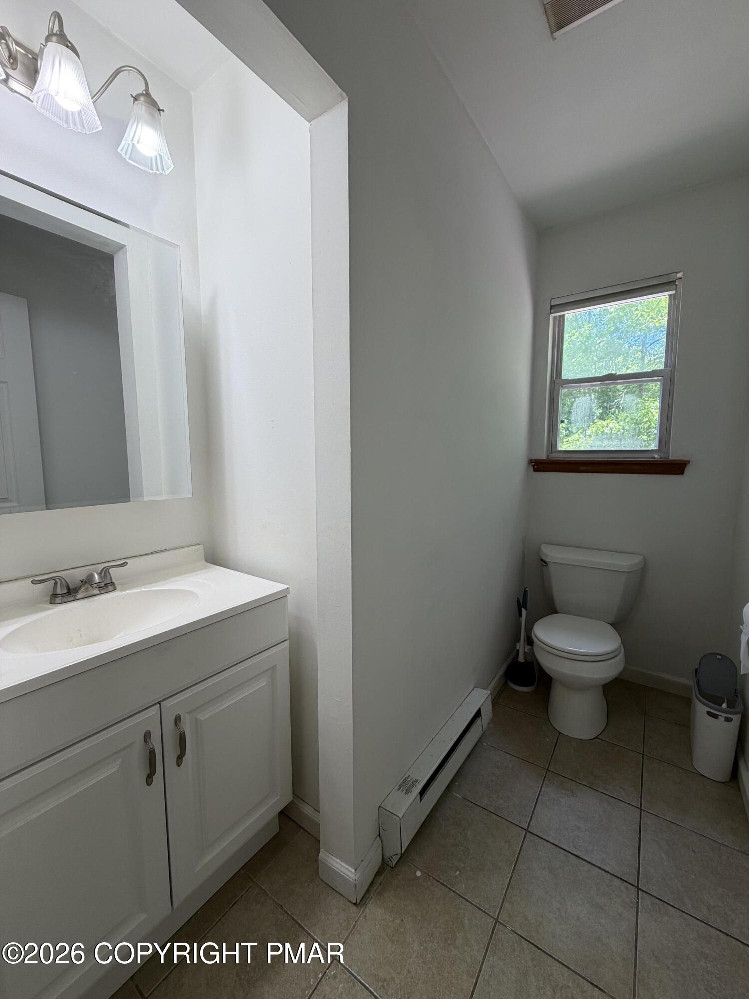 2127 Faratol Road East Stroudsburg, PA 18302 - Photo 11 of 17 IMG_2892