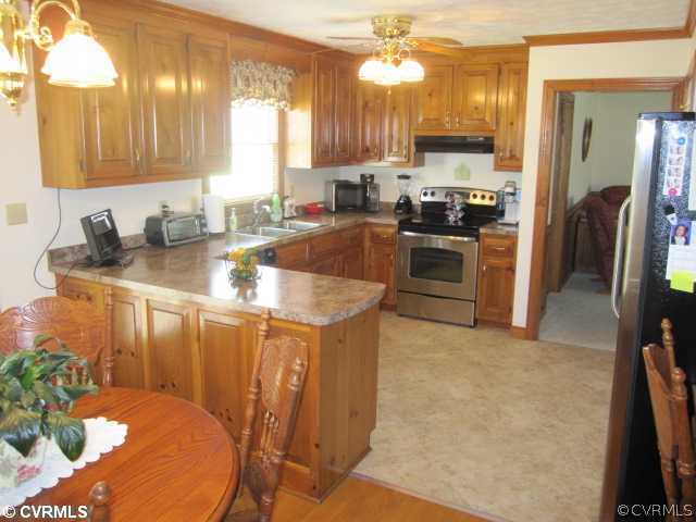 5273 Sandy Valley Road Mechanicsville, VA 23111 - Photo 2 of 12 Kitchen