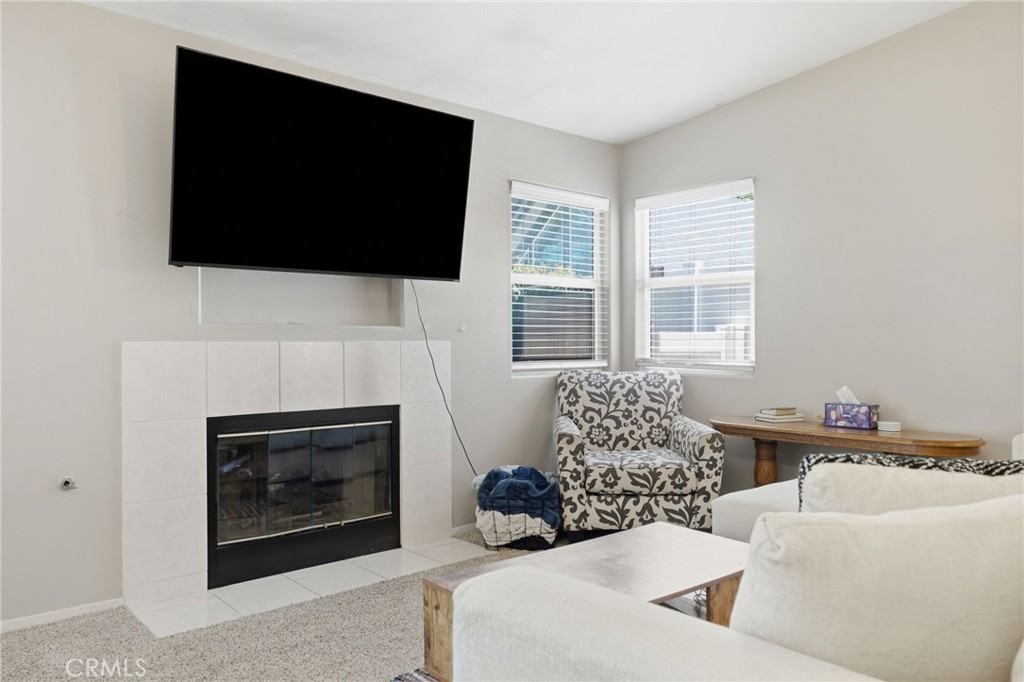 5716 March Meadows Way Bakersfield, CA 93313 - Photo 7 of 47