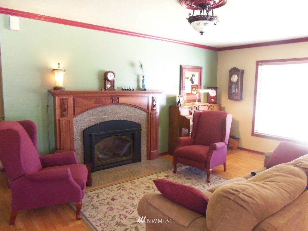 302 Hill Road Aberdeen, WA 98520 - Photo 2 of 15 Gallery Image 2