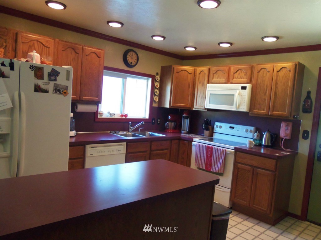 302 Hill Road Aberdeen, WA 98520 - Photo 4 of 15 Gallery Image 4