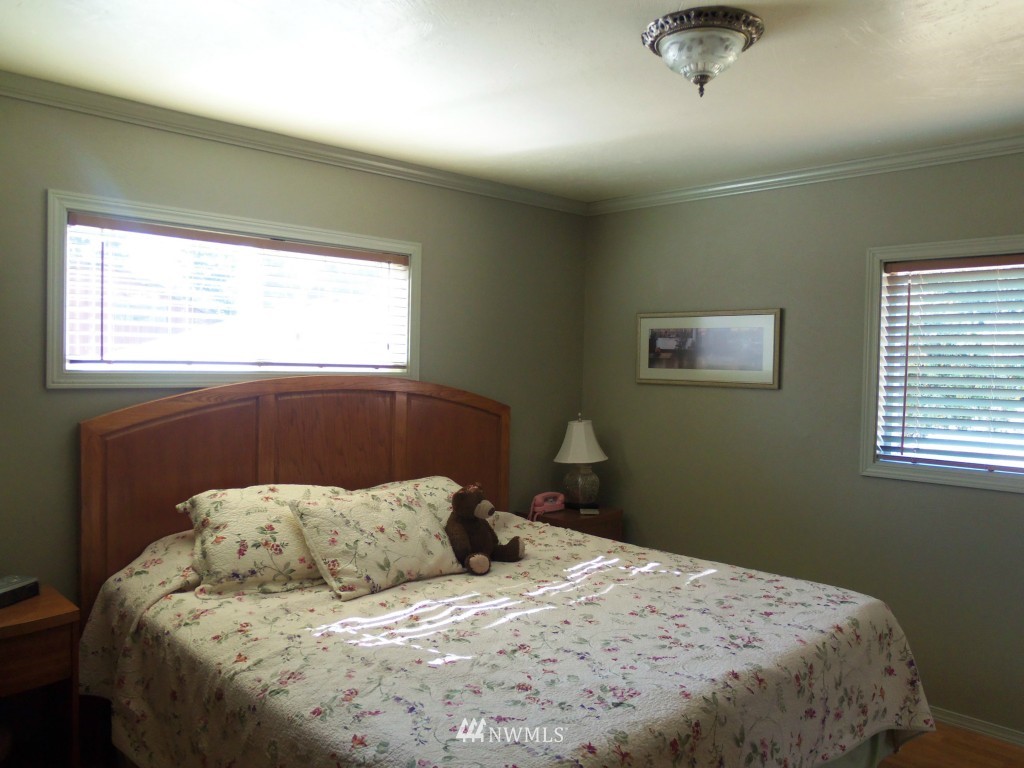 302 Hill Road Aberdeen, WA 98520 - Photo 5 of 15 Gallery Image 5