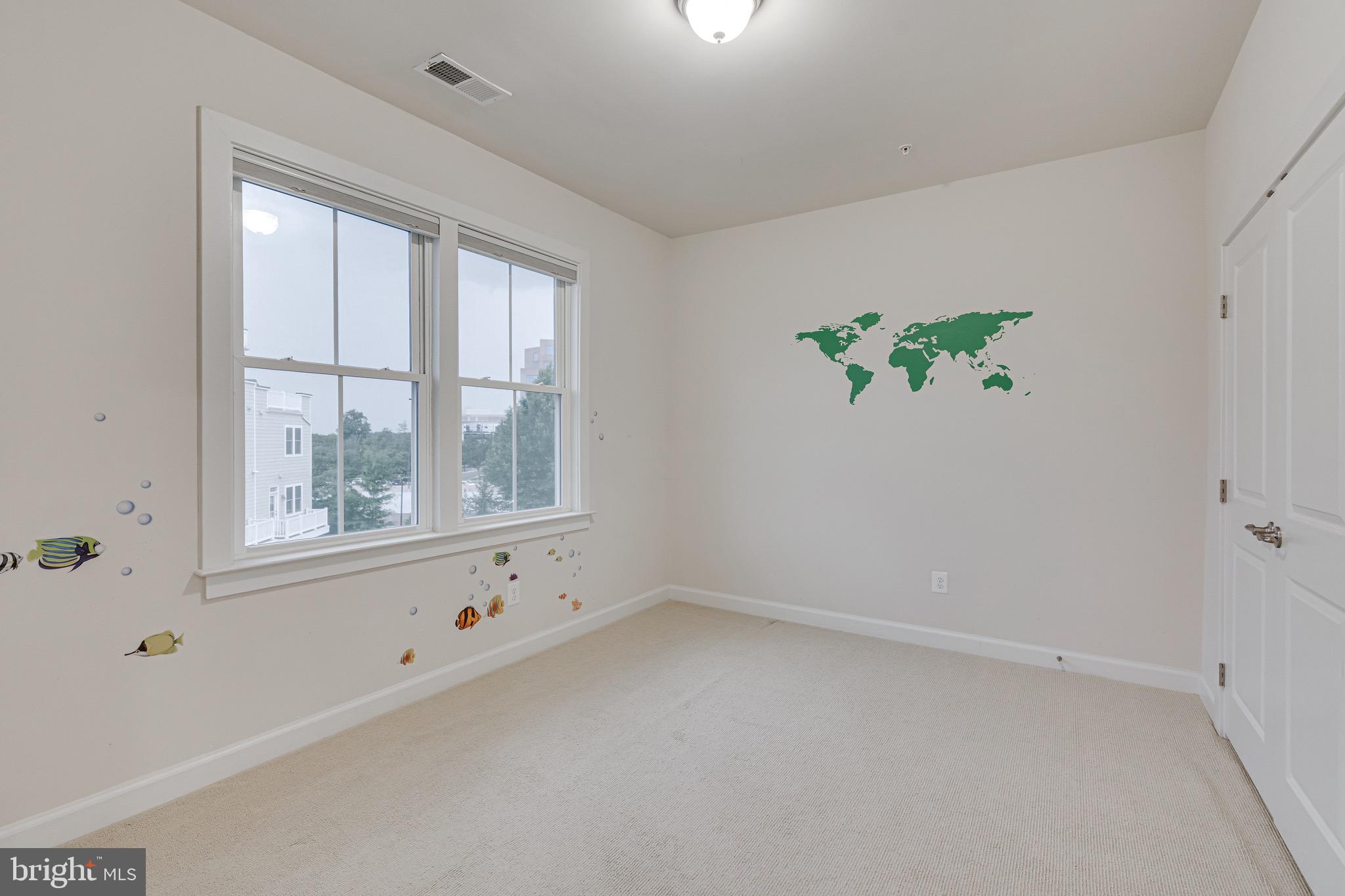 11357 Ridgeline Road Fairfax, VA 22030 - Photo 28 of 57 an empty room with a window