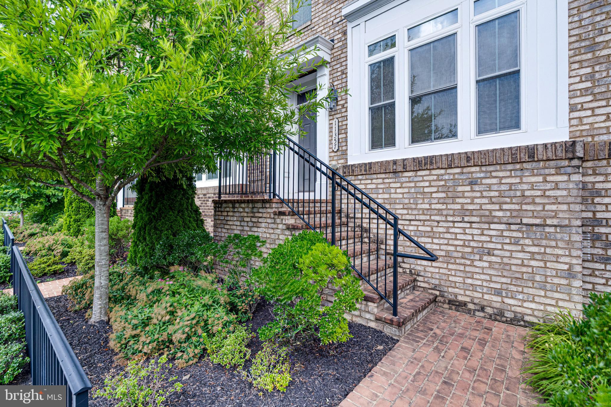 11357 Ridgeline Road Fairfax, VA 22030 - Photo 4 of 57 a view of a pathway both side of house