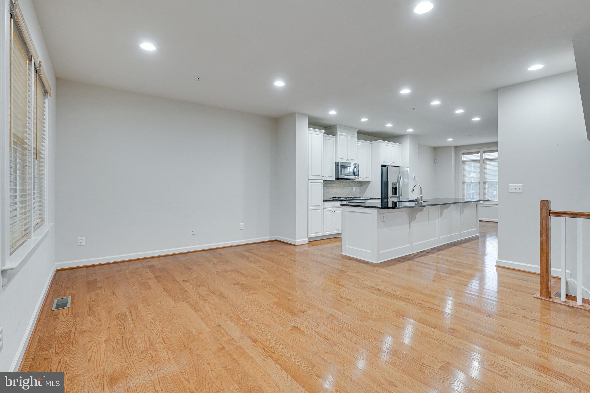 11357 Ridgeline Road Fairfax, VA 22030 - Photo 7 of 57 a view of kitchen with kitchen island and stainless steel appliances