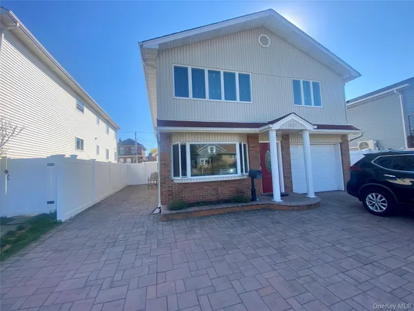 $3,400 | 310 East Olive Street, Unit MAIN, Long Beach, NY 11561