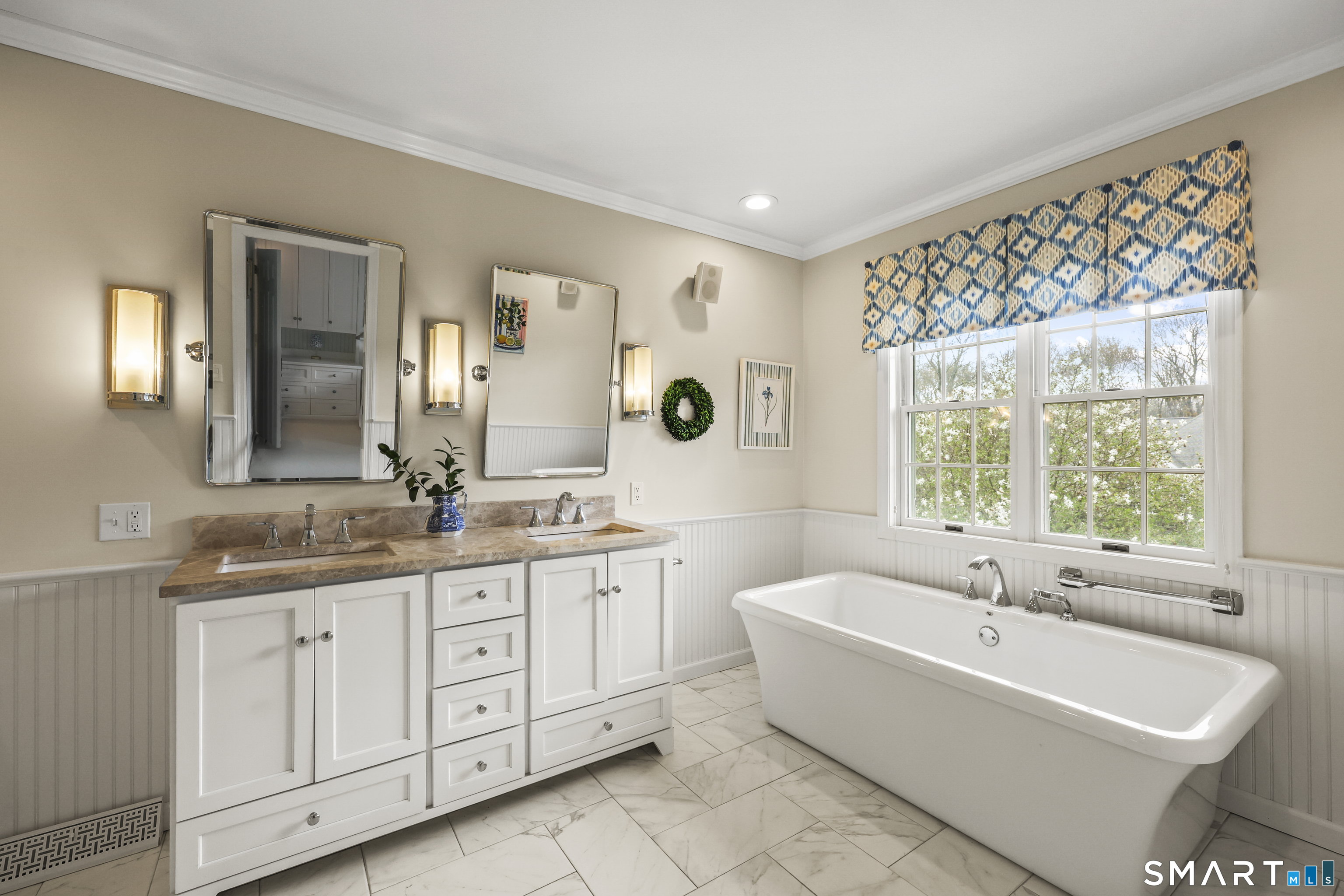 152 Hollyberry Road Bristol, CT 06010 - Photo 14 of 33