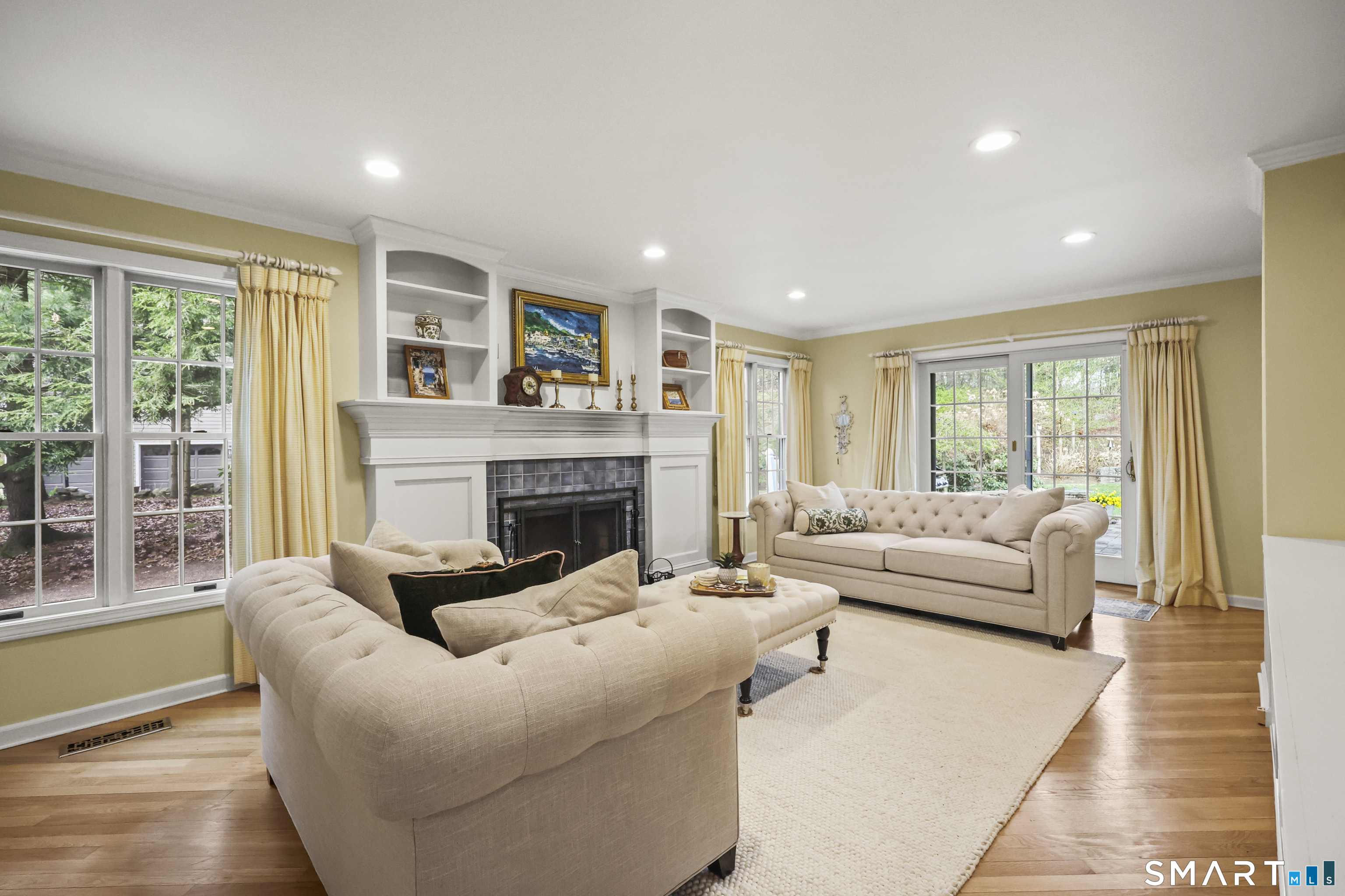 152 Hollyberry Road Bristol, CT 06010 - Photo 3 of 33