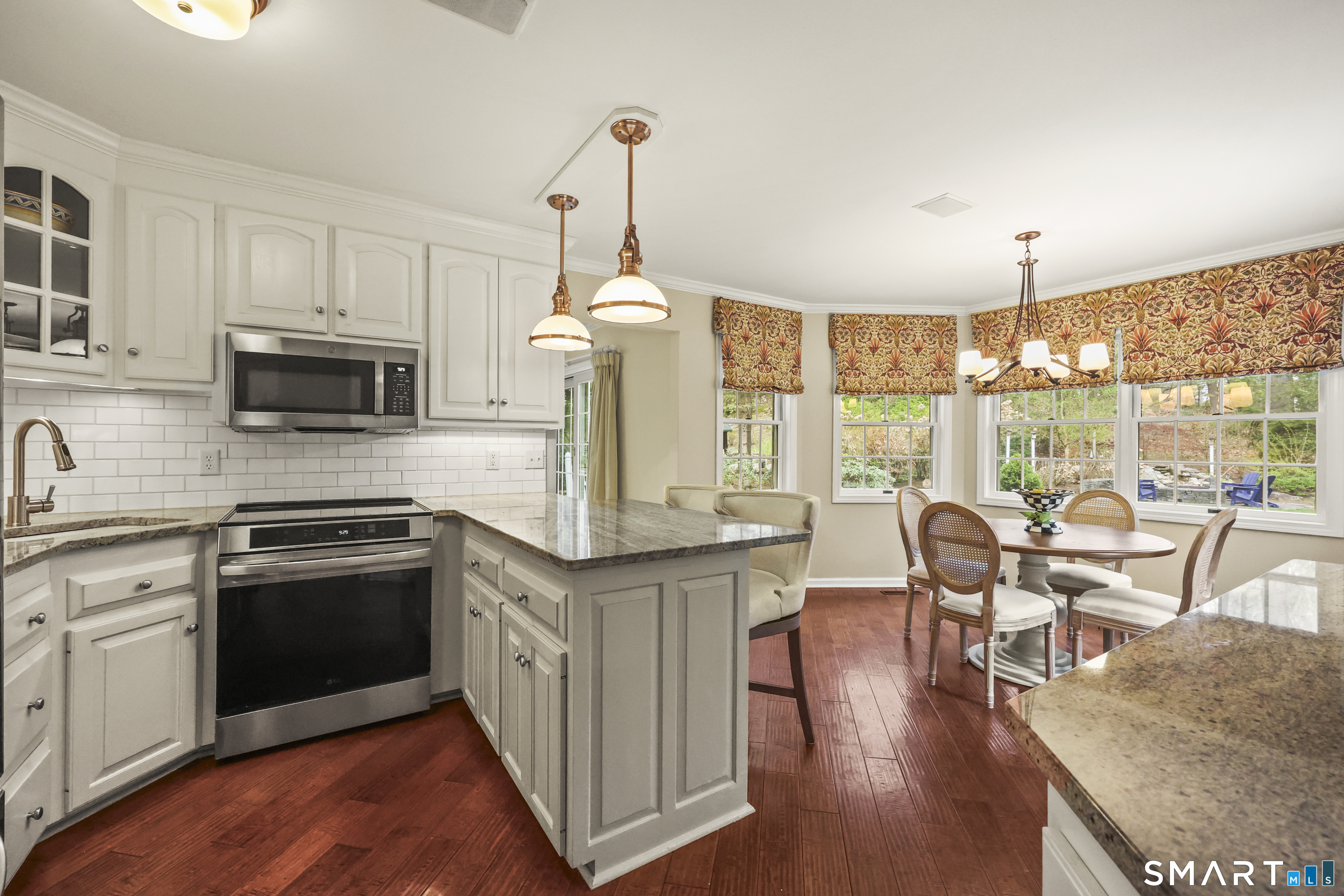 152 Hollyberry Road Bristol, CT 06010 - Photo 9 of 33