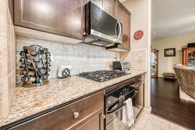 $469,000 | 1764 North Mcpherson Lane, Clovis, CA 93619