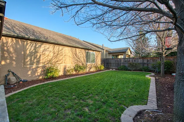 $469,000 | 1764 North Mcpherson Lane, Clovis, CA 93619