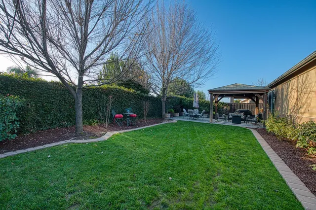 $469,000 | 1764 North Mcpherson Lane, Clovis, CA 93619