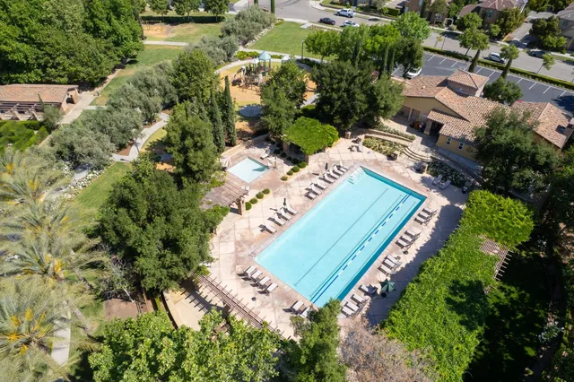 $469,000 | 1764 North Mcpherson Lane, Clovis, CA 93619