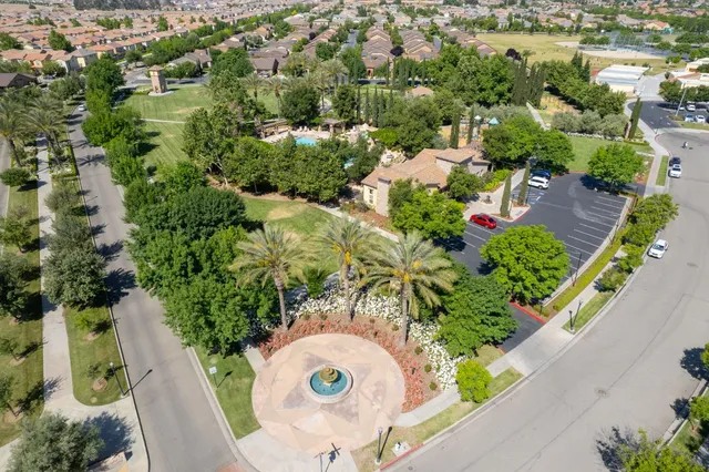 $469,000 | 1764 North Mcpherson Lane, Clovis, CA 93619