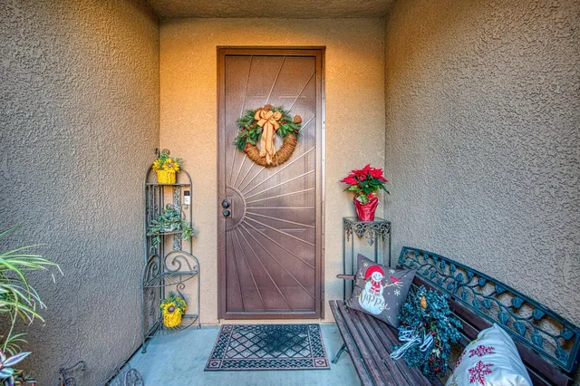 $469,000 | 1764 North Mcpherson Lane, Clovis, CA 93619