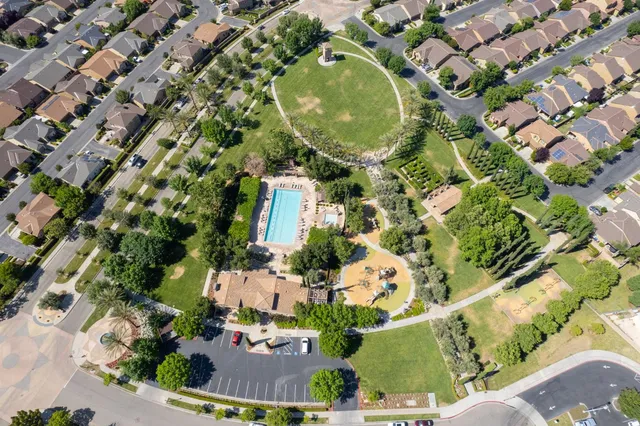 $469,000 | 1764 North Mcpherson Lane, Clovis, CA 93619