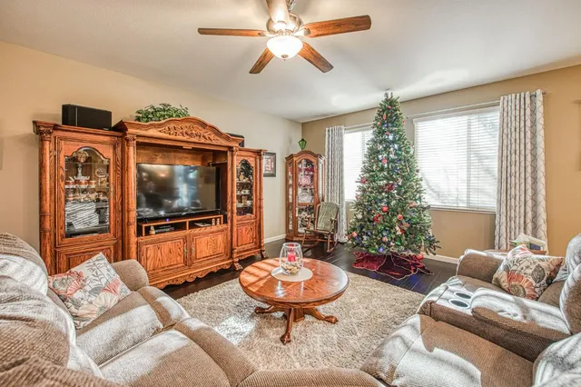 $469,000 | 1764 North Mcpherson Lane, Clovis, CA 93619