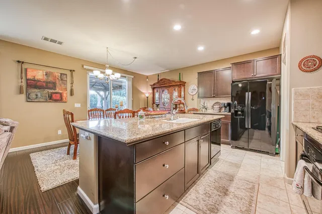 $469,000 | 1764 North Mcpherson Lane, Clovis, CA 93619