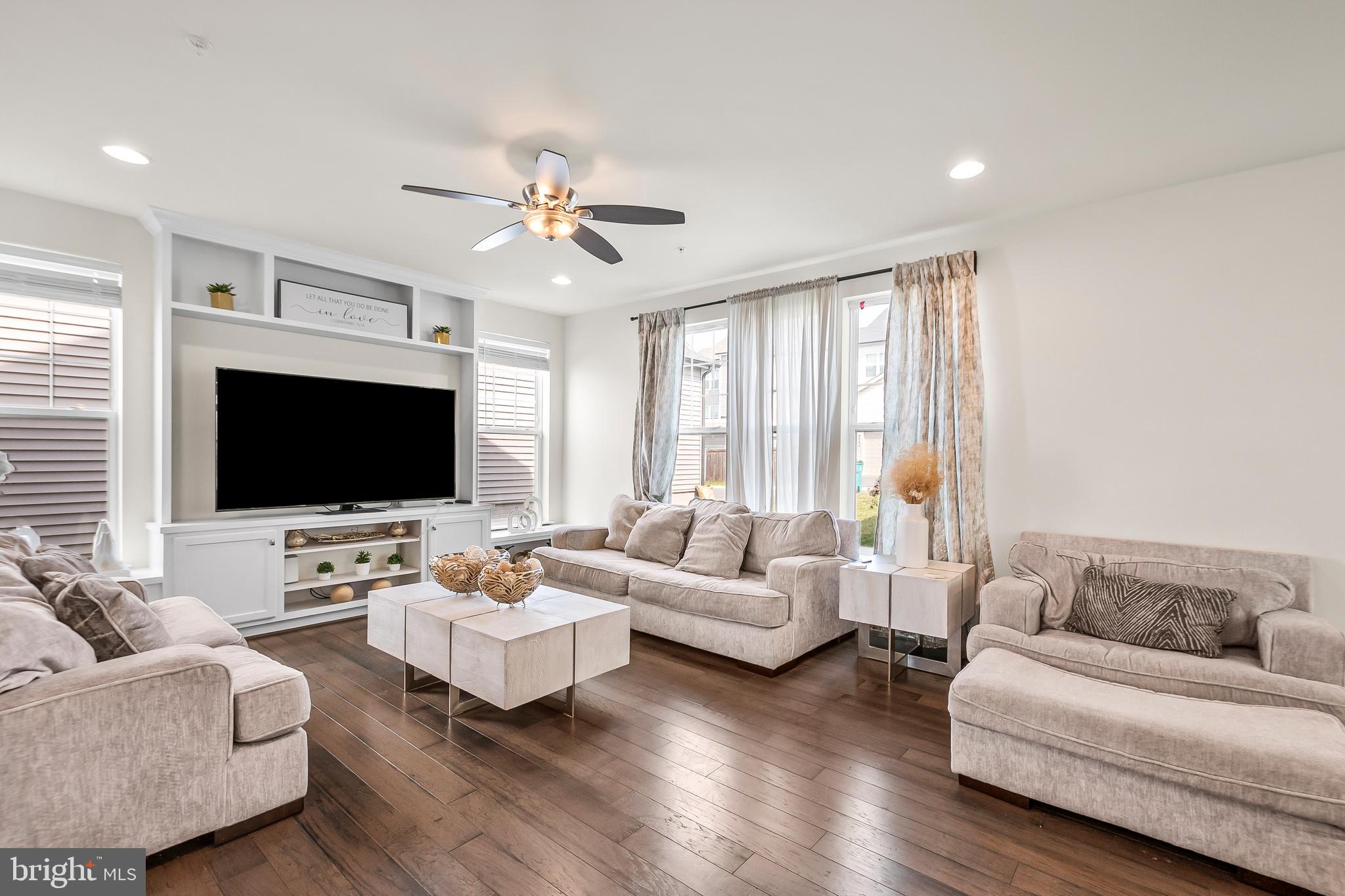 8514 Raptor Ridge Lane Frederick, MD 21704 - Photo 16 of 53 Living Room