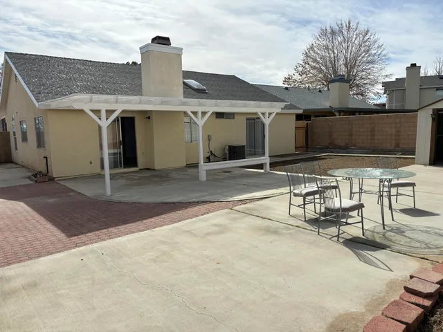 $2,700 | 4361 Silverado Court, Rosamond, CA 93560