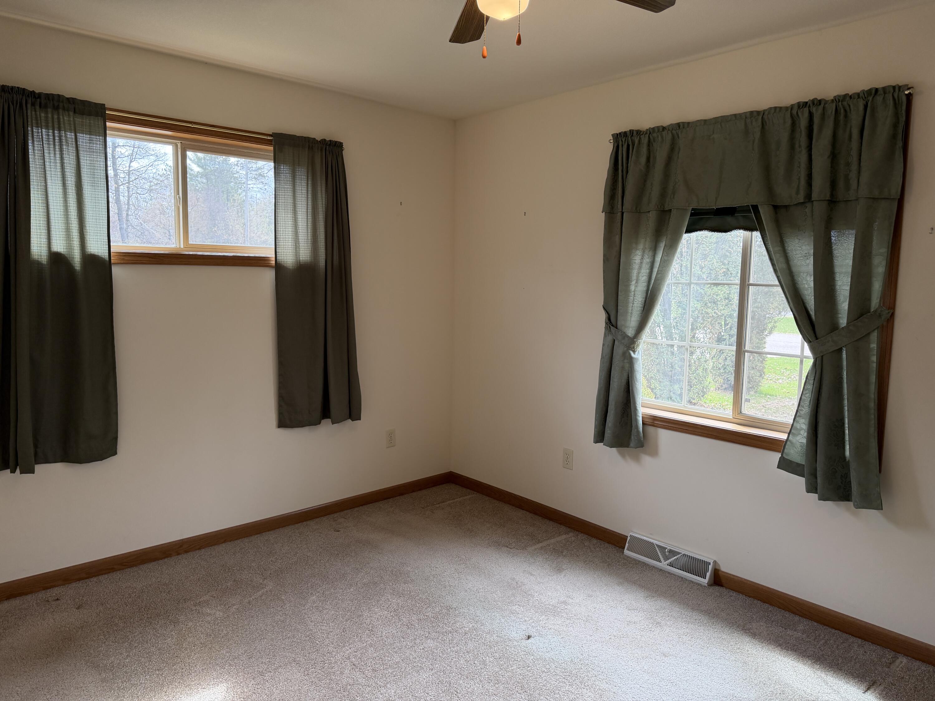 1314 Rosa Avenue Crivitz, WI 54114 - Photo 9 of 20 IMG_2091