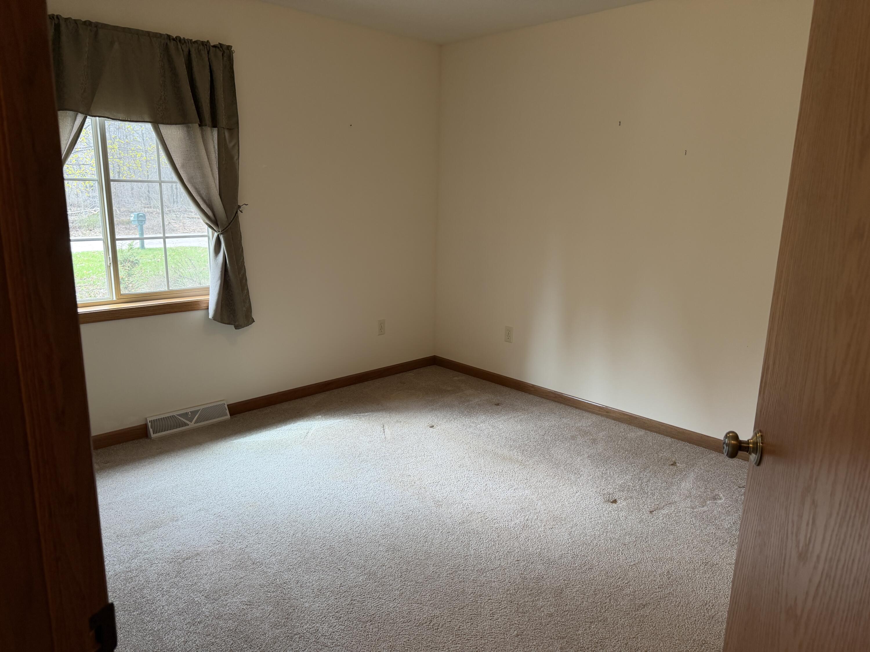1314 Rosa Avenue Crivitz, WI 54114 - Photo 10 of 20 IMG_2090