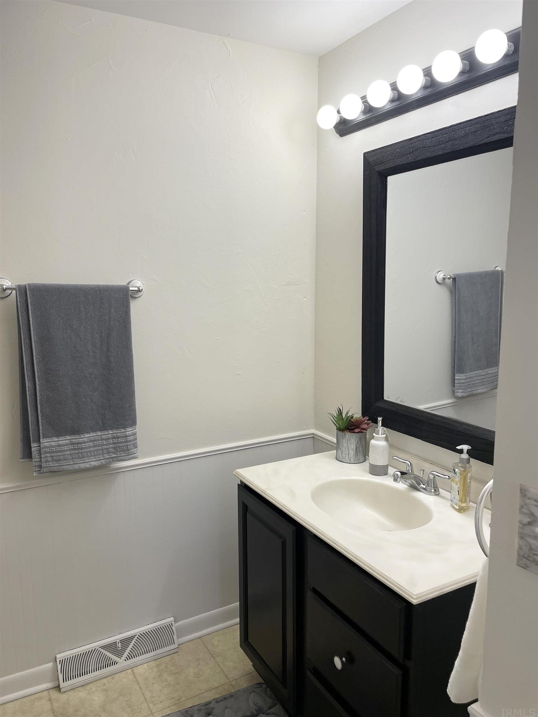 5501 Winston Road Evansville, IN 47710 - Photo 16 of 36 Gallery Image 16