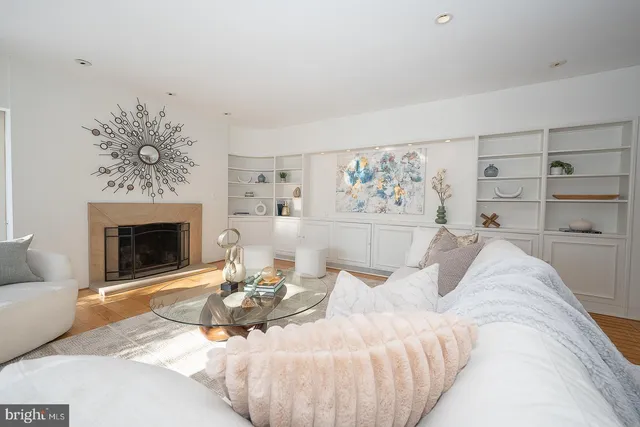 $1,875,000 | 241 Cheswold Lane, Haverford, PA 19041