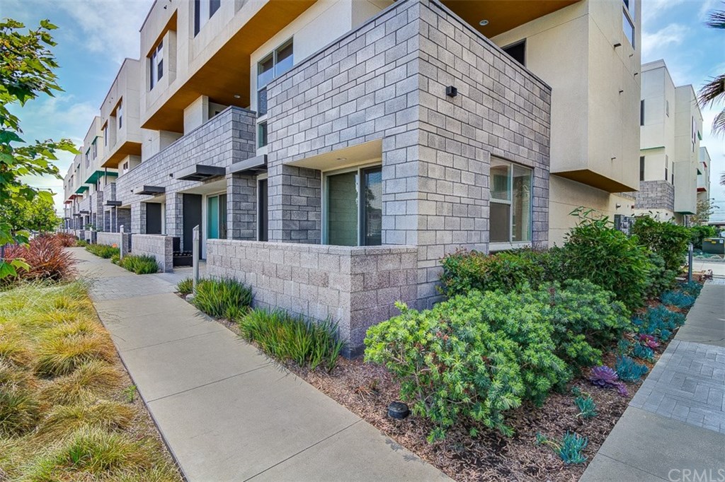 1678 Jetty Drive Costa Mesa, CA 92627 - Photo 4 of 72