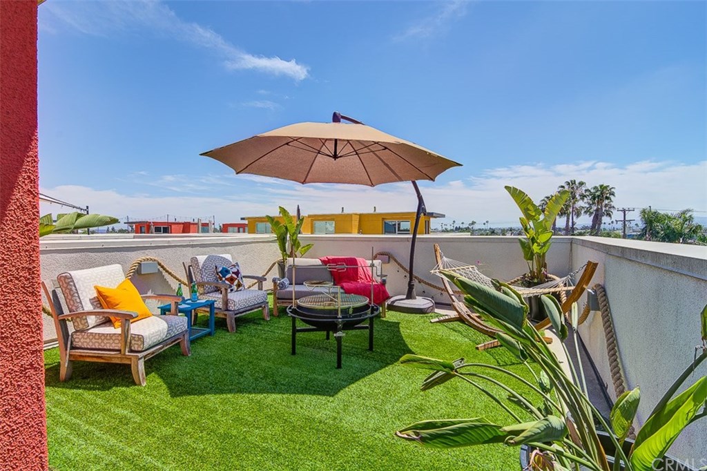 1678 Jetty Drive Costa Mesa, CA 92627 - Photo 54 of 72 a view of a two chairs in a yard