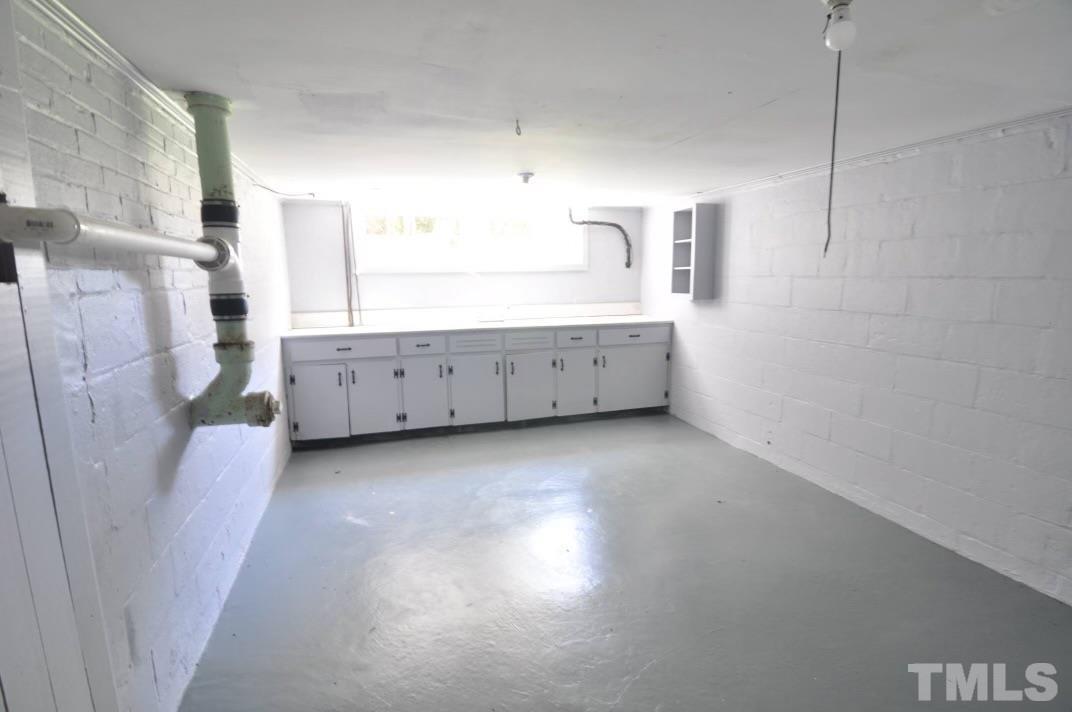 1539 Deep River Road Sanford, NC 27330 - Photo 31 of 34 a view of a kitchen with closet