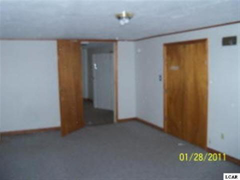 970 State Street Adrian, MI 49221 - Photo 8 of 9 20004410-7.JPG